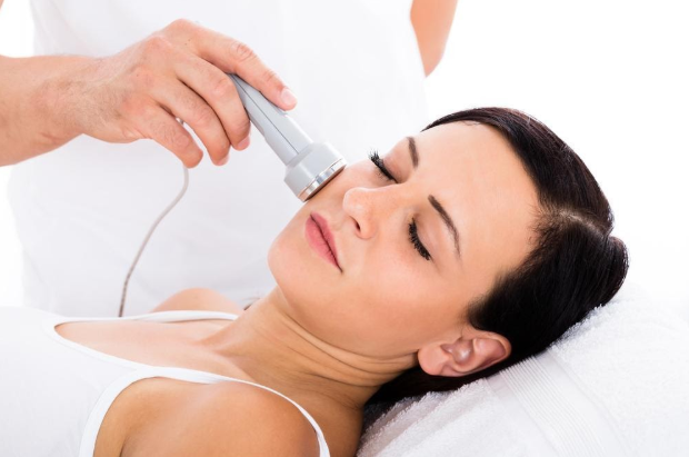 Keep Your Skin Healthy with Facial Services in Cincinnati, OH